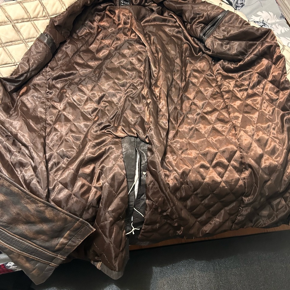 Classic Brown Leather Aviator Jacket with Shearling Collar - Picture 2 of 3